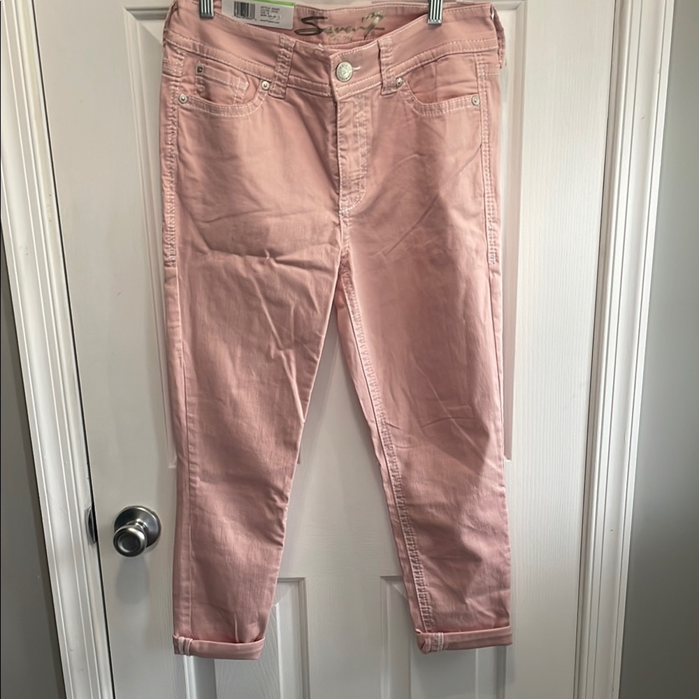 Pink Ankle Cropped Jeans with Relaxed Fit